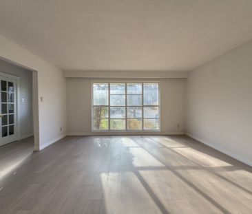 For Lease - 343 Bronte Road, Oakville, Ontario - Photo 3