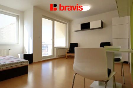 Pronájem bytu 1+kk, Brno - Lesná, Dusíkova ulice, garážové stání, sklep, balkón - Photo 2