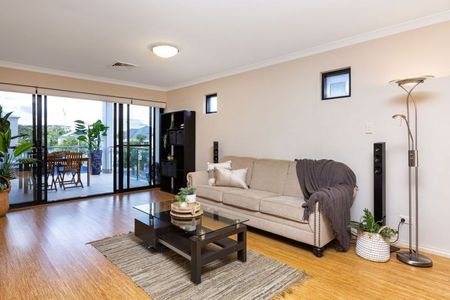4/1 Braid Street, Perth, WA 6000 - Photo 2