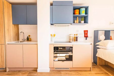 Studio - Exec - Photo 3