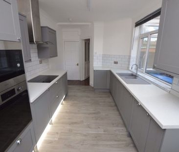 3 Bedroom Terraced House - Photo 5