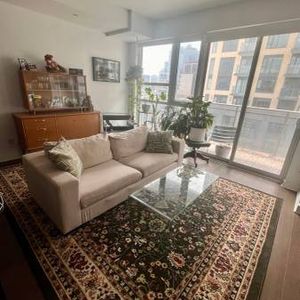 Queen West Furnished Modern 1 Bed 1 Bath Condo - Photo 2