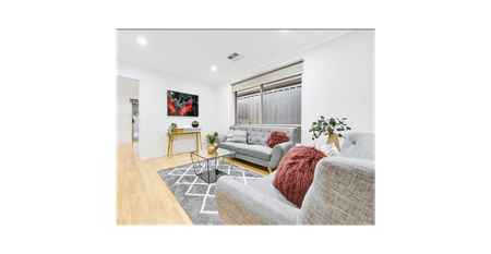 Stylish & Spacious 3-Bedroom Home Offering Comfort and Convenience in Prime Northfield Location - Photo 4