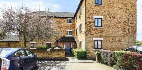 Feltham, West London, TW13 - Photo 2