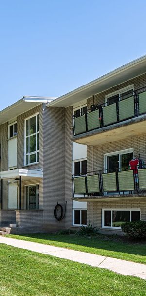 Three Bedroom Apartment - Photo 1