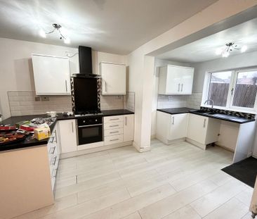 2 bedroom terraced house to rent - Photo 2