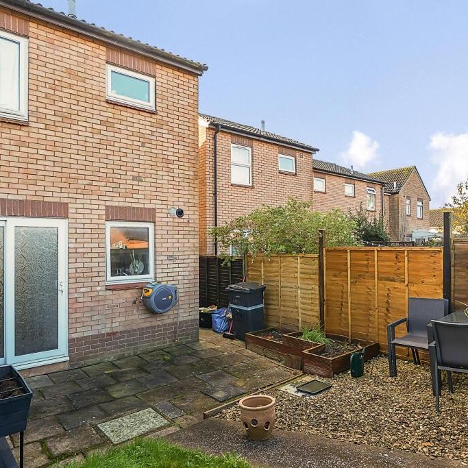 2 bedroom end of terrace house to rent - Photo 1
