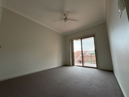 Wentworthville - Photo 2