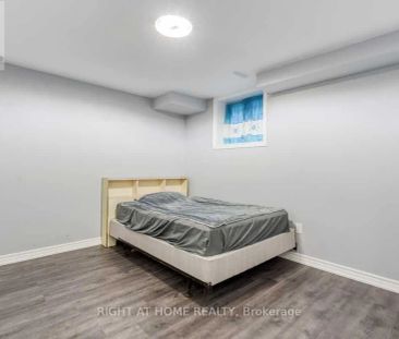 1053 ORENDA STREET - Photo 1