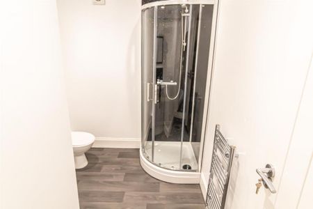 1 bedroom in a house share to rent - Photo 5