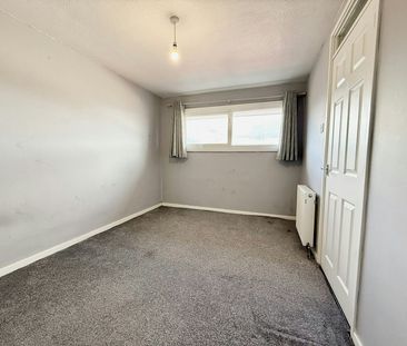 Terraced House to rent on - Photo 5