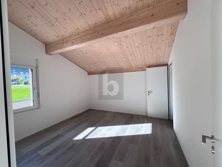 LICHTDURCHFLUTET UND RUHIG GELEGEN - Foto 3