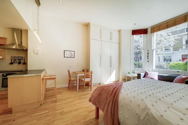 Studio to rent - Photo 1