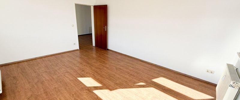 Großzügige 3-Raum-Wohnung mit Fahrstuhl - zentrale Ortslage in Annaberg-Buchholz!! - Foto 1