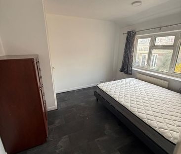 3 Bed Semi-Detached House, Trelleck Road, RG1 - Photo 4