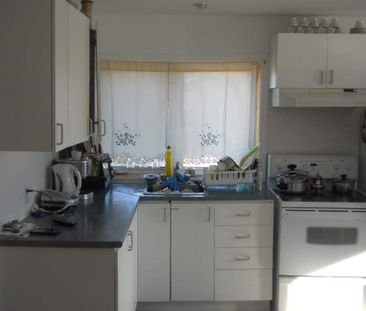 Voici un 4 et demi dans un quartier tranquille pour 1330$ à Laval - Photo 1