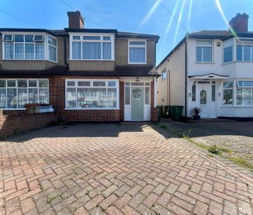 3 bed end of terrace house to rent in St. Margarets Avenue, Cheam, SM3 - Photo 1