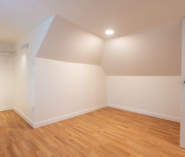 $1,899 / 3 br / 1 ba / 41 Burlington St E unit 1 - Photo 5