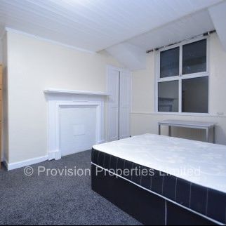 2 Bedroom Flats in Leeds - Photo 1