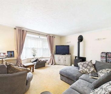 Hitherhooks Hill, Binfield, Berkshire, RG42 - Photo 1