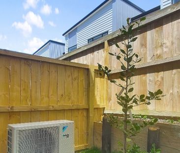 Te Atatu South Townhouse! - Photo 4