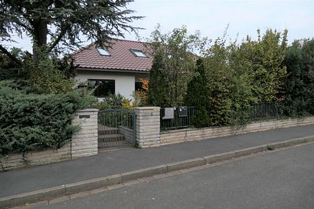 Dachgeschosswohnung mit Blick ins Grüne - Foto 2