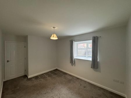 2 bedroom Flat To Let - Photo 4