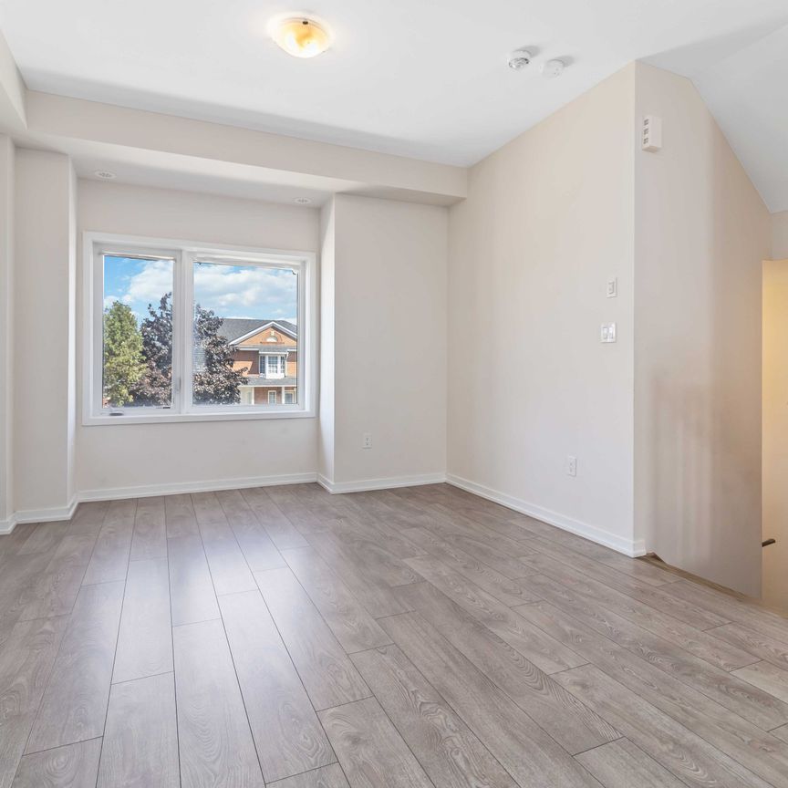 For Lease - 142 Landsbridge Street, Caledon, Ontario - Photo 1