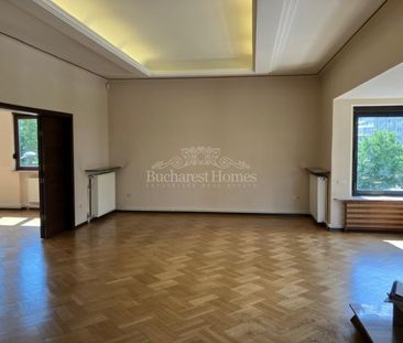Stunning Four Bedroom Heritage Art-Deco Apartment - Piata Romana - Photo 4
