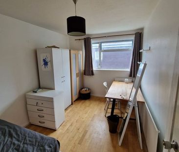 Room in a Shared House, Caledonian Road Station, N7 - Photo 4