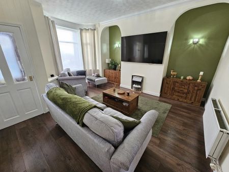 2 bedroom terraced house to rent - Photo 2