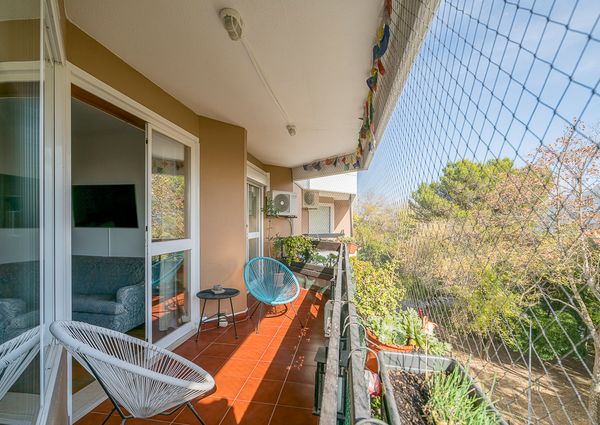 Apartamento T2 para arrendamento com móveis no Alto da Barra em Oeiras