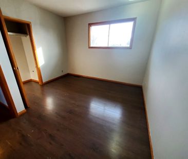 2 Bed, 2 Bath Half Duplex in West Park! - Photo 4