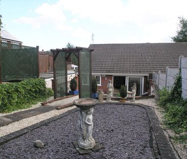 2 bedroom semi-detached house to rent - Photo 5