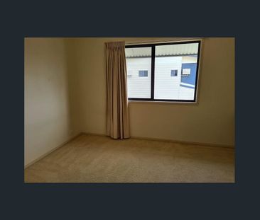 Low-Maintenance Townhouse Living in a Convenient Location - Photo 1