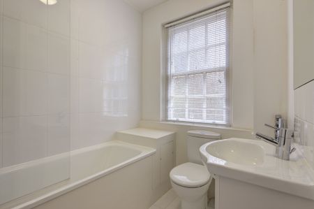 Fulham Road, South Kensington, SW3 6SH, London - Photo 3