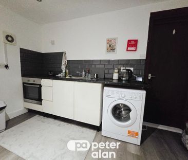 Studio to rent - Photo 3