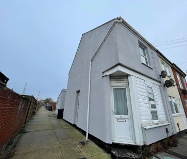 Compact Multi-Level Living - Photo 5