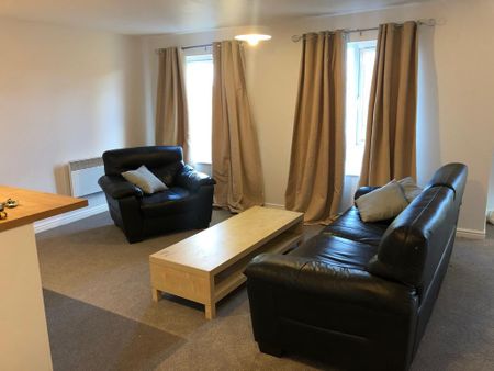 2 bedroom flat to rent - Photo 2