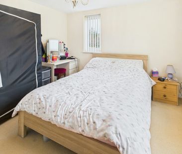 Ground floor flat to rent on - Photo 4