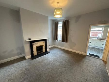 4 bedroom terraced house to rent - Photo 2