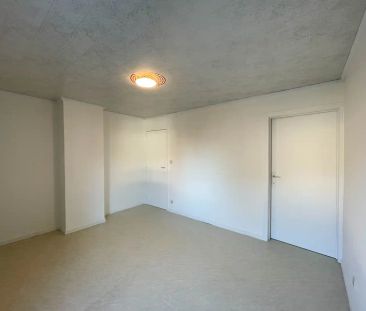 Gerenoveerde woning met 2 slaapkamers, terras, garage & staanplaats... - Photo 4