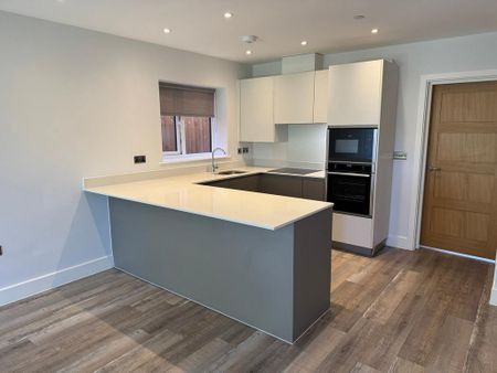 3 bedroom semi-detached house to rent - Photo 5