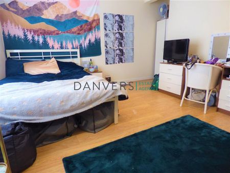 4 bedroom terraced house to rent - Photo 5