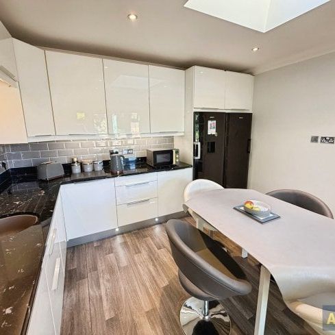 Sunnybank Close, Leigh on Sea - Photo 1