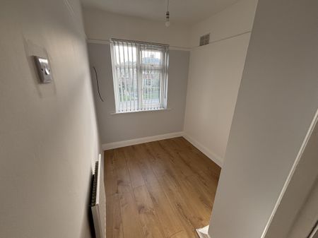 Hastilar Road South, Sheffield - Photo 2