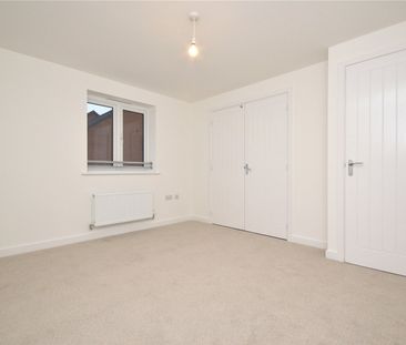 2, Saddleback Close, Churwell, Morley, Leeds, LS27 7NP - Photo 4