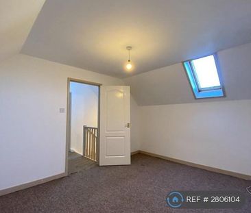 2 bedroom semi-detached house to rent - Photo 2