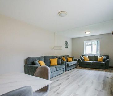 6 bedroom terraced house to rent - Photo 2