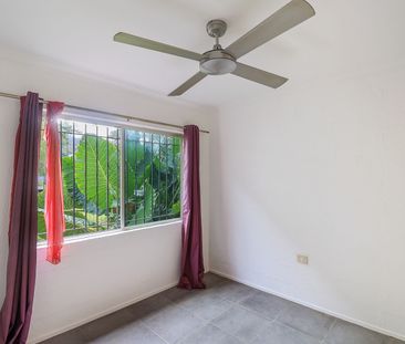 Two Bedroom Home on Greenslopes Street - Photo 6